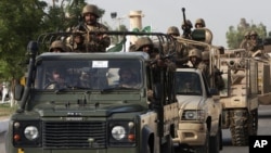 Quân đội Pakistan trong một chiến dịch chống Taliban ở Karachi. Phúc trình mới cho biết nước này sẽ trở thành cường quốc hạt nhân thứ 3 trên thế giới trong một thập niên nữa.