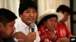 El expresidente de Bolivia, Evo Morales, habla durante una reunión para anunciar al candidato presidencial del partido político Movimiento al Socialismo MAS en Buenos Aires, Argentina.