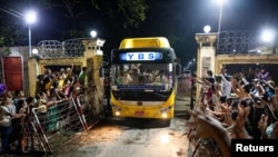 သီတင္းကၽြတ္ လြတ္ၿငိမ္းသက္သာခြင့္နဲ႔ျပန္လြတ္လာသူမ်ား။ (၁၀/၁၈/၂၁)