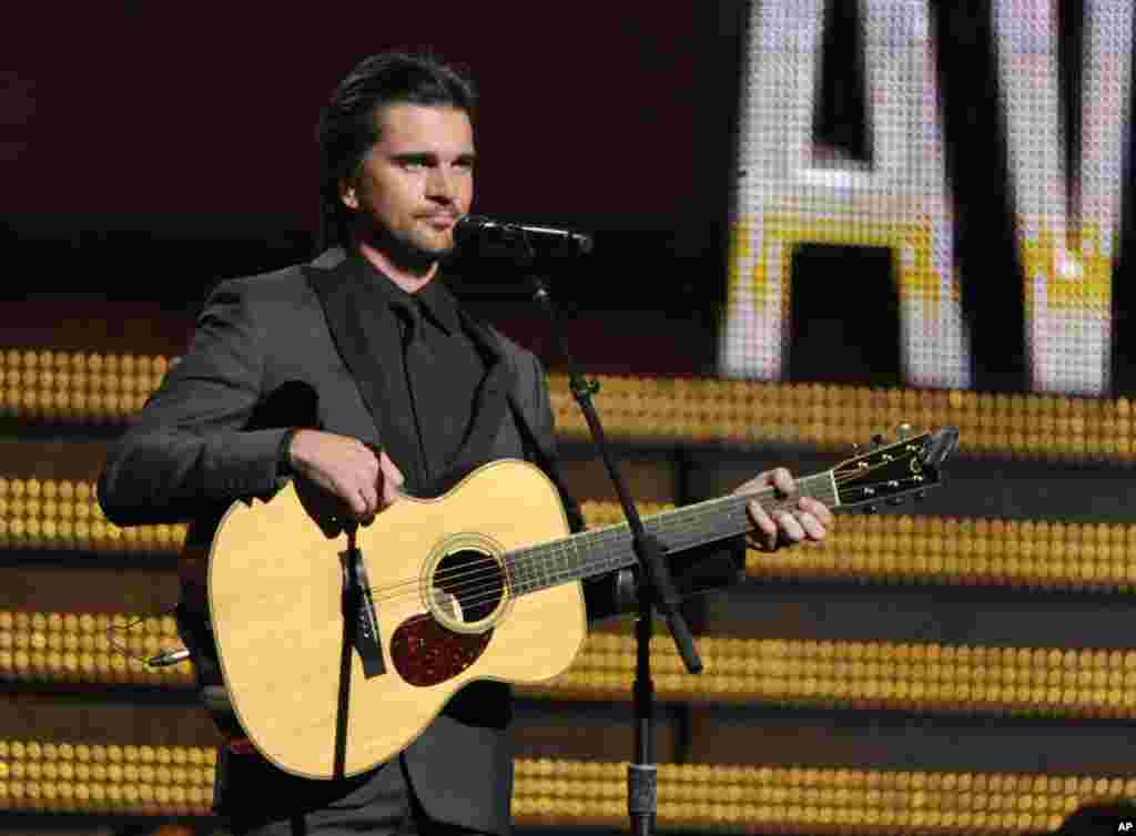 Juanes con su impresionante espectáculo en la entrega de los premios Grammy.