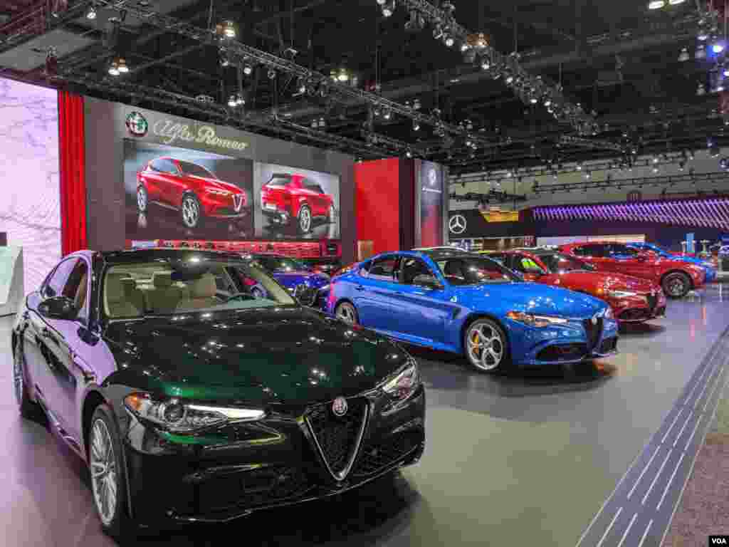 La firma italiana, Alfa Romeo, siempre sorprende con la belleza en sus diseños que combinan el poder de sus motores con la elegancia.