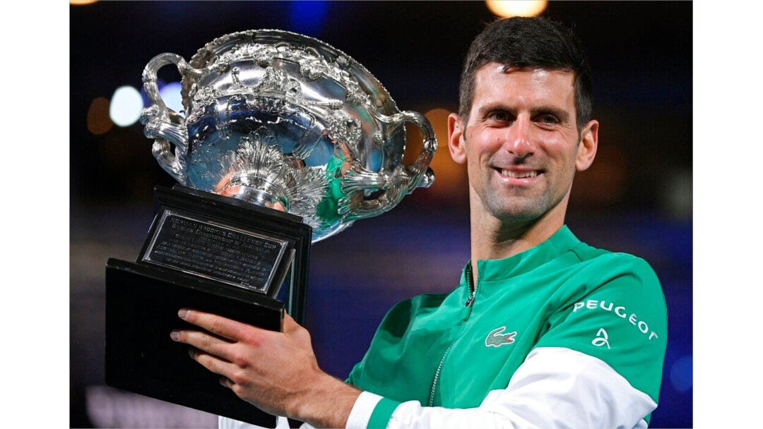 Novak Djokovic, juara tunggal putra Australia Terbuka tahun lalu, mengaku terjangkit virus corona pada awal bulan Desember lalu (foto: dok).