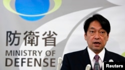 Japan's Defense Minister Itsunori Onodera speaks at a news conference at the Defense Ministry in Tokyo December 17, 2013. 