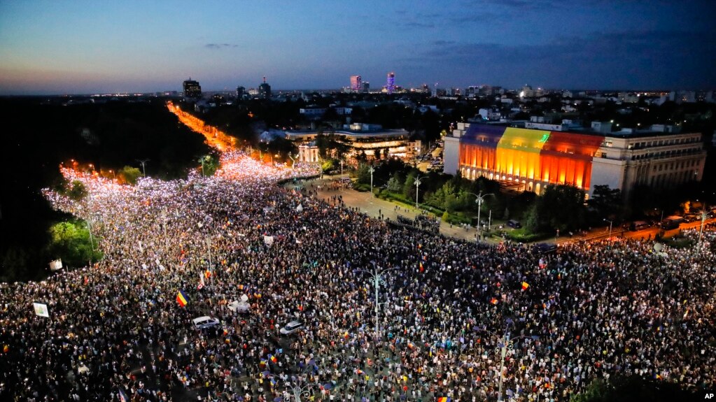Rumania hap hetim për dyshimet për dhunë në protestë