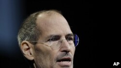Apple CEO Steve Jobs gives the keynote address to the Apple Worldwide Developers Conference in San Francisco (File)
