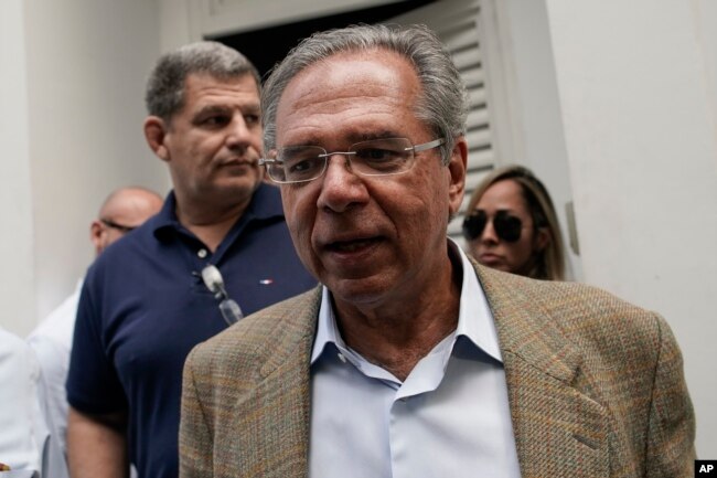 Paulo Guedes, head economic adviser of President-elect Jair Bolsonaro, leaves after a meeting with Bolsonaro and members of his party and campaign, to discuss the presidential transition in Rio de Janeiro, Brazil, Oct. 30, 2018.
