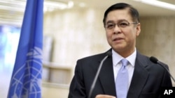 The President of the Human Rights Council Thailand's Sihasak Phuangketkeow announces the names of a three-members commission that will conduct investigations into suspected crimes against humanity in Libya, March 11, 2011