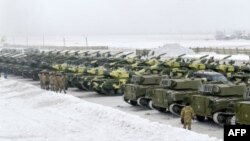 Ukraine - tanks on the border