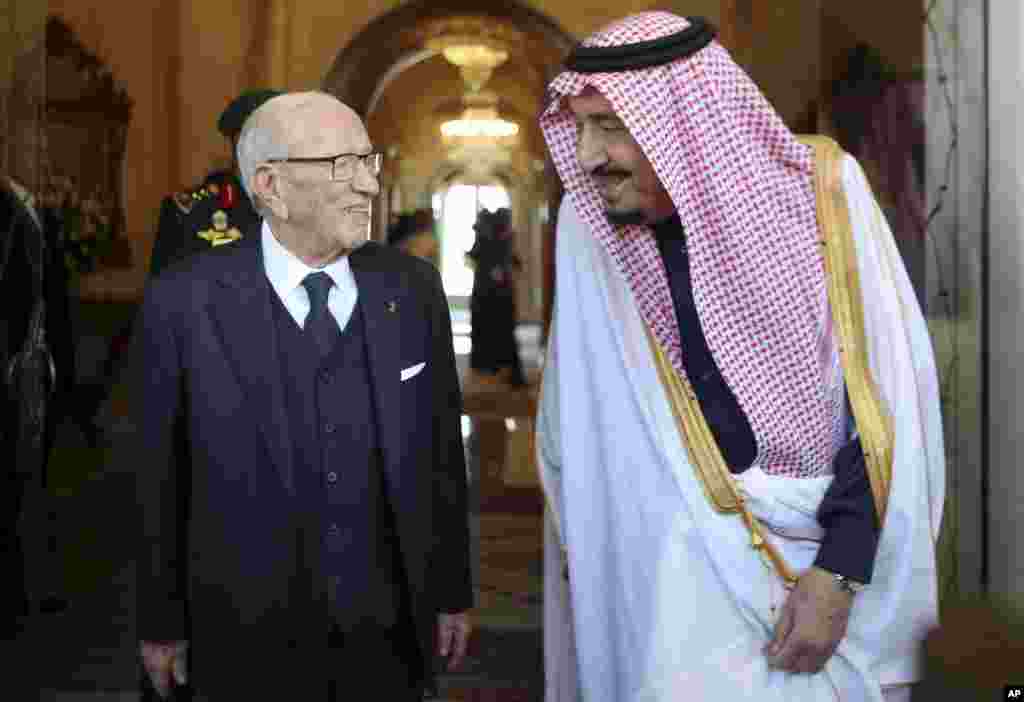 پادشاه عربستان روز جمعه در تونس با رئیس جمهوری این کشور دیدار کرد.&nbsp;