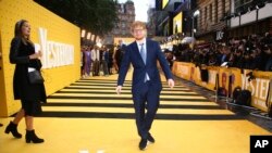 El cantante Ed Sheeran a su llegada a la premiere del film "Yesterday", en Londres, 18/6/19. (Foto Joel C Ryan/Invision/AP).