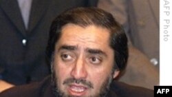 کاندیدای ریاست جمهوری افغانستان اتهام تقلب در رای گیری را تکرار می کند