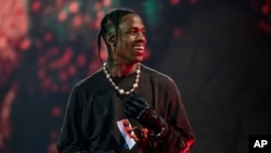 Travis Scott em palco no Festival Astroworld no NRG Park, sexta 5 Nov. 2021, Houston, Texas