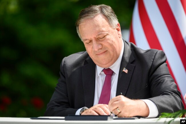 美国国务卿蓬佩奥与斯洛文尼亚签署5G安全联合声明。（2020年8月13日）
