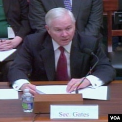 Robert Gates, minisatar odbrabne SAD