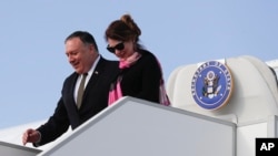 11 Ağustos 2020 - ABD Dışişleri Bakanı Mike Pompeo ile eşi Susan Pompeo Çek Cumhuriyeti'nde