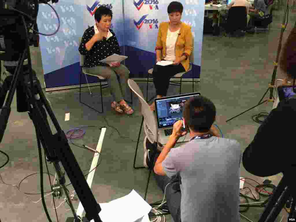 VOA Mandarin's Sasha Gong and Xiaoyan Zhang reporting from the Republican National Convention in Cleveland.