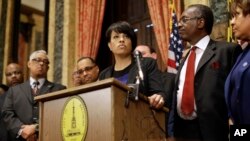 Baltimore Mayor Stephanie Rawlings-Blake speaks in front of local faith leaders at a news conference regarding the death of Freddie Gray, in Baltimore, Maryland, April 24, 2015.