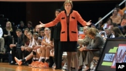 Pat Summitt es la la entrenadora que más victorias ha obtenido en la historia de la Liga NCAA.