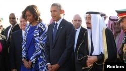 Rais Obama na mkewe Michelle wakiwa na mfalme Salman huko Riyadh