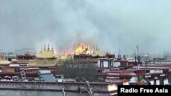 視頻顯示大昭寺2018年2月17日發生大火（網上截圖）