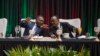 Presidentes de Moçambique, Filipe Nyusi (esq) e do Ruanda, Paul Kagame, 18 de Julho de 2018