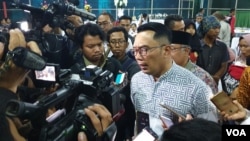 Ridwan Kamil meminta warga Jabar tetap mencintai Papua seperti sebelumnya. (VOA/Rio Tuasikal)