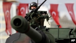 در پایگاه نظامی ترکیه در قطر، ۳۰۰۰ نیروی زمینی مستقر خواهد شد