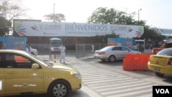 El Aeropuerto Internacional Rafael Núñez está en remodelación, no hay señalización y no estará terminado hasta el 2013.