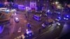 Polisi London mengamankan lokasi terjadinya serangan dengan menggunakan sebuah mobil van terhadap Muslim yang baru selesai sholat di Masjid Finsbury Park, London utara, Senin pagi (19/6). 
