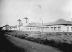 Rumah sakit Centrale Burgerlijke Ziekeninrichting (CBZ) dan Laboratorium Kesehatan di Salemba, Weltevreden. (Foto: Wikipedia Commons)