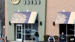 Se desconocen los motivos del pistolero para iniciar un tiroteo en un concurrido restaurante en plena hora de almuerzo en Maryland.