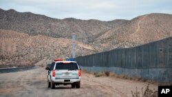 Patroli Perbatasan AS berpatroli di Sunland Park di sepanjang perbatasan AS-Meksiko di sebelah Ciudad Juarez, 4 Januari 2016.