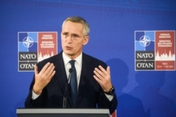 Sekretaris Jenderal NATO Jens Stoltenberg berpidato dalam konferensi pers selama pertemuan para menteri luar negeri NATO di Riga, Latvia, 30 November 2021. (Foto: AFP)