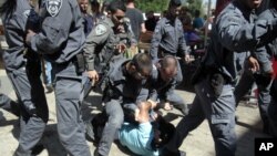 以色列警察與巴勒斯坦人發生衝突