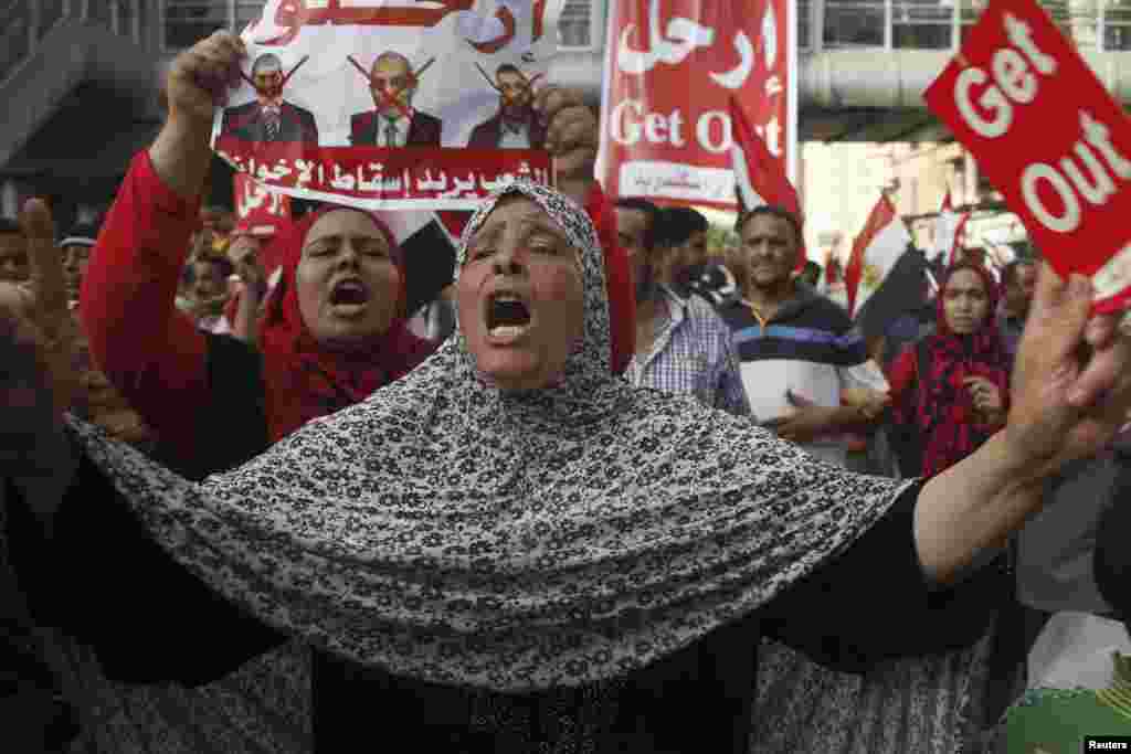 تقریبا دو کروڑ بیس لاکھ لوگوں نے صدر مرسی سے مستعفی ہونے کے مطالبے کی درخواست پر دستخط کیے ہیں۔