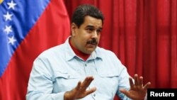 El presidente Nicolás Maduro cuestionó la visita de los expresidentes a quienes acusó de ser “¡Un club de vagos”.
