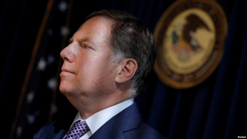 Công tố viên Hoa Kỳ Geoffrey Berman, lãnh đạo văn phòng công tố đầy quyền lực ở Manhattan, từng khởi tố các vụ án khủng bố, tội phạm tài chính Phố Wall và tham nhũng chính phủ thu hút nhiều sự chú ý.