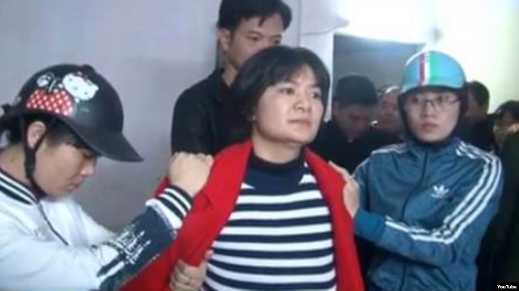 Nhà hoạt động Trần Thị Nga bị bắt giữ ở Phủ Lý, Hà Nam, ngày 21 tháng 1, 2017.