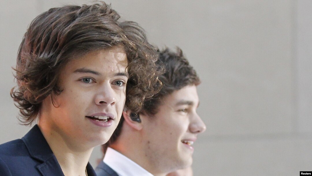 Harry Styles miembro de "One direction" durante la presentaciónd e la banda en "The today Show" en Nueva York