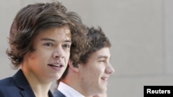 Harry Styles miembro de "One direction" durante la presentaciónd e la banda en "The today Show" en Nueva York