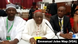 Cardinal Tumi, au centre, lors du Grand dialogue national en au palais des congrès, le 4 octobre 2019 à Yaoundé. 