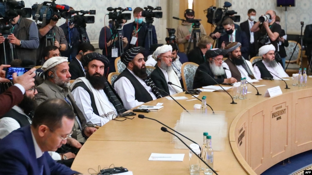 Aralarında Afganistan Başbakan Vekili Abdül Selam Hanefi'nin de bulunduğu Taleban heyeti, Moskova'daki konferansa katıldı. 