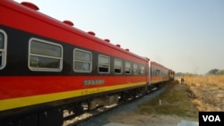 Comboio entre Lubango e Monongue anunciado para Abril
