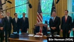 Президент США Дональд Трамп після телефонних переговорів з лідерами Ізраїлю та Судану