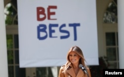 멜라니아 트럼프 여사가 7일 백악관 남쪽 로즈가든에서 어린이들을 위한 일깨우기 운동 ‘비 베스트(Be Best)’ 캠페인의 시작을 발표하고 있다.
