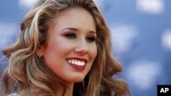 Haley Reinhart arrives at the American Idol Finale, in Los Angeles,May 25, 2011.