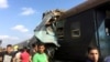 Six secouristes sanctionnés pour des selfies après un accident de train en Egypte