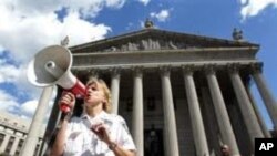 Les édifices fédéraux, les musées et les monuments ont été évacués mardi à Washington, aprés le tremblement de terre qui a secoué la côte Est des Etats-Unis.