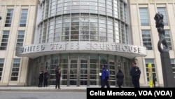 Edificio de la Corte Federal en Brooklyn, Manhattan, NY donde Joaquín "El Chapo" Guzman es enjuiciado. Foto: Celia Mendoza/VOA. Feb. 3, 2017