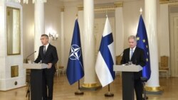 Sekretari i Përgjithshëm i NATO-s, Jens Stoltenberg dhe Presidenti i Finlandës, Sauli Niinistö në një konferencë shtypi në Helsinki, të mbajtur më 25 tetor të vitit 2021.